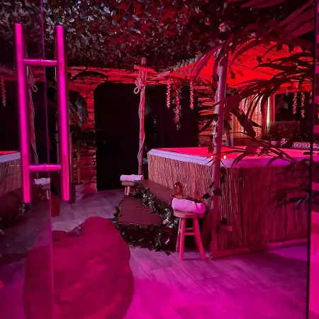 Hotel Coqueo - Jacuzzi & Sauna 77